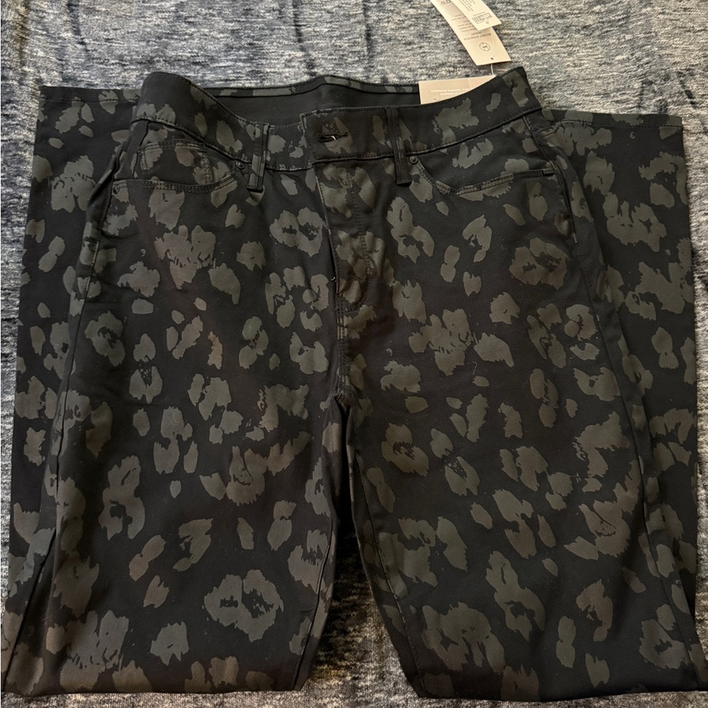 Chico's Black and Gray Secret Stretch Pants NWT